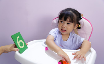 小孩語言發育障礙的原因有哪些？