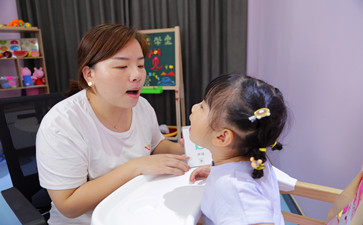 孩子口吃去哪里糾正？費(fèi)用是多少？